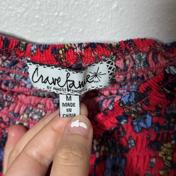 Crave Fame By Almost Famous Smocked Women Red Floral Top Size M. - Picture 4 of 7